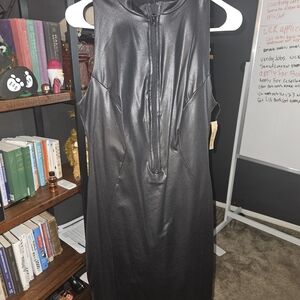 Elegant Black Sleeveless Midi Dress